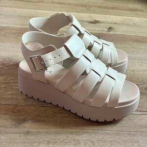Soda Fisherman Sandals w/ Platform Heel